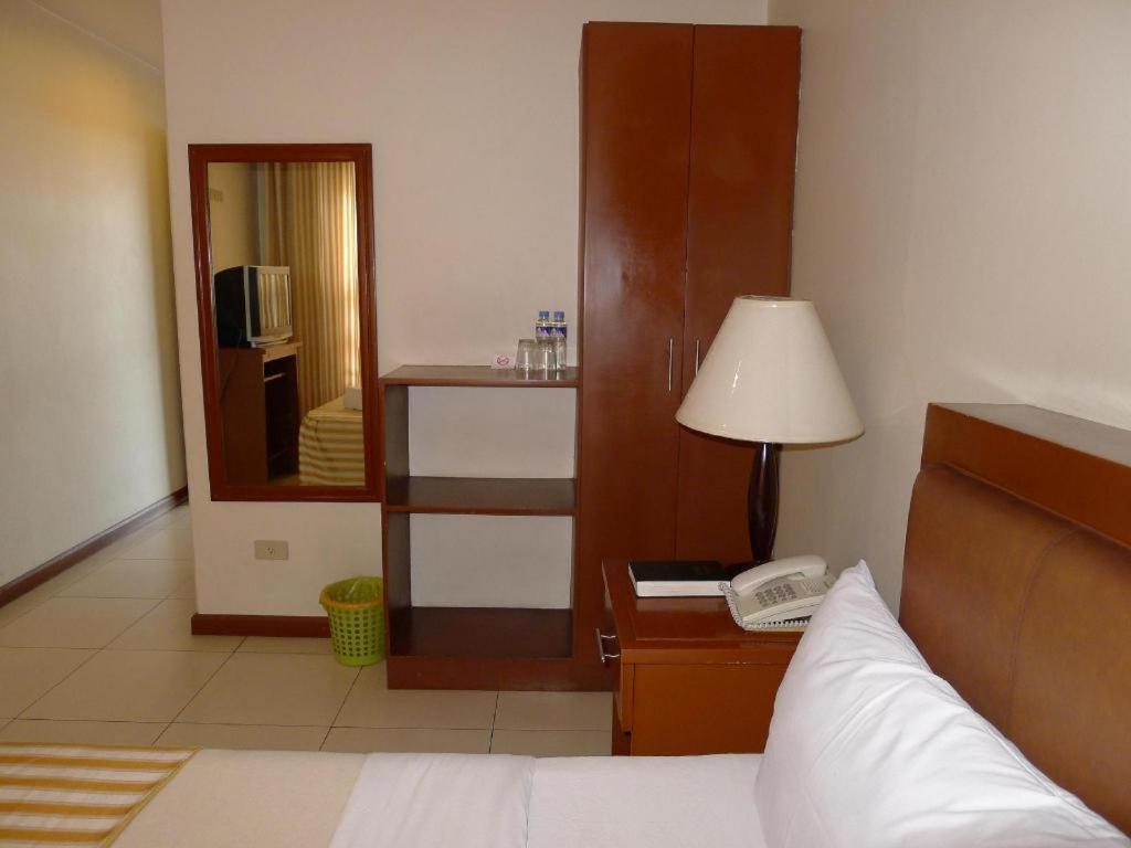 Hotel Cosmopolitan Baguio City Zewnętrze zdjęcie